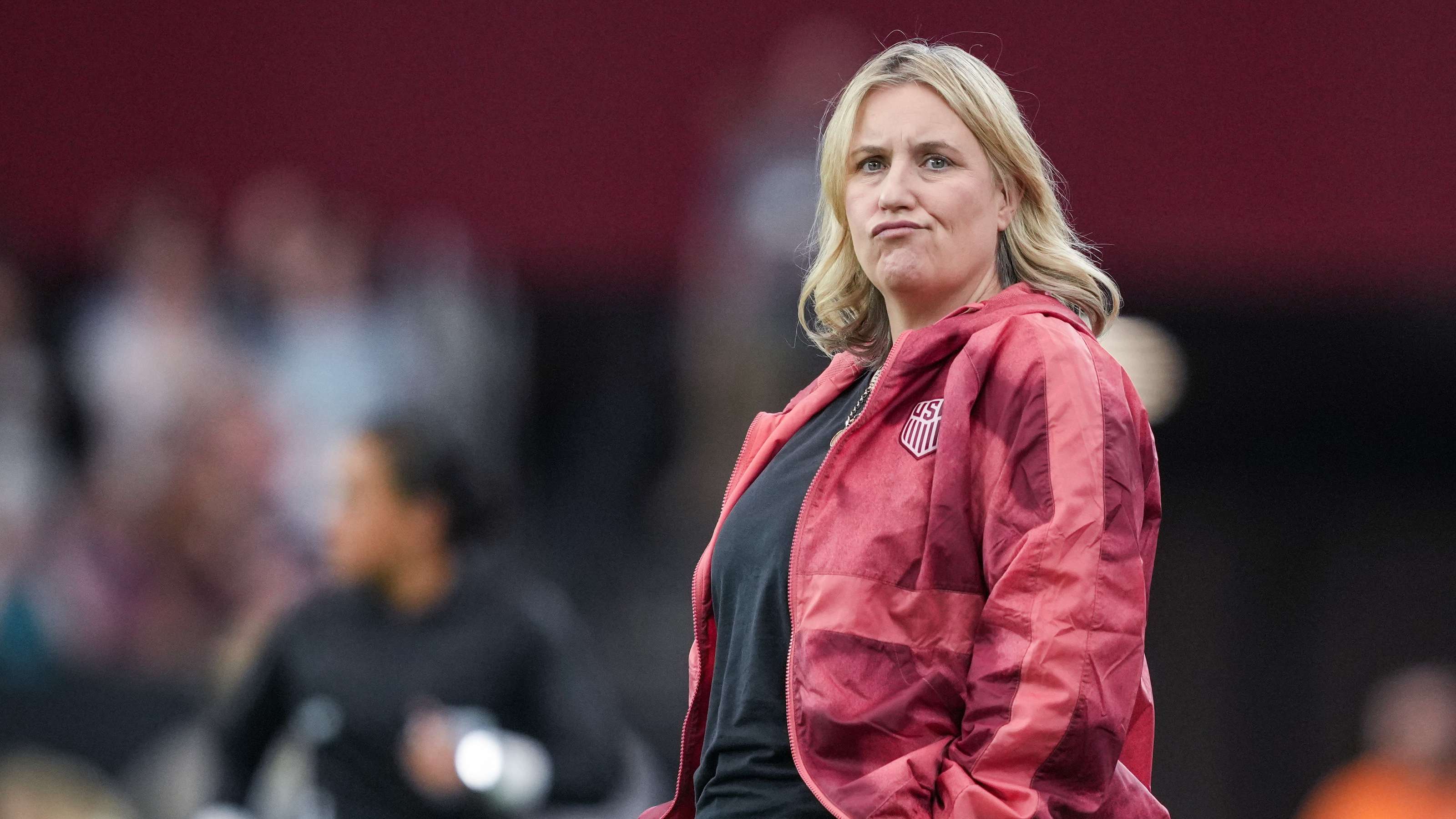 C羅等球員在臉上塗口紅反對家暴.