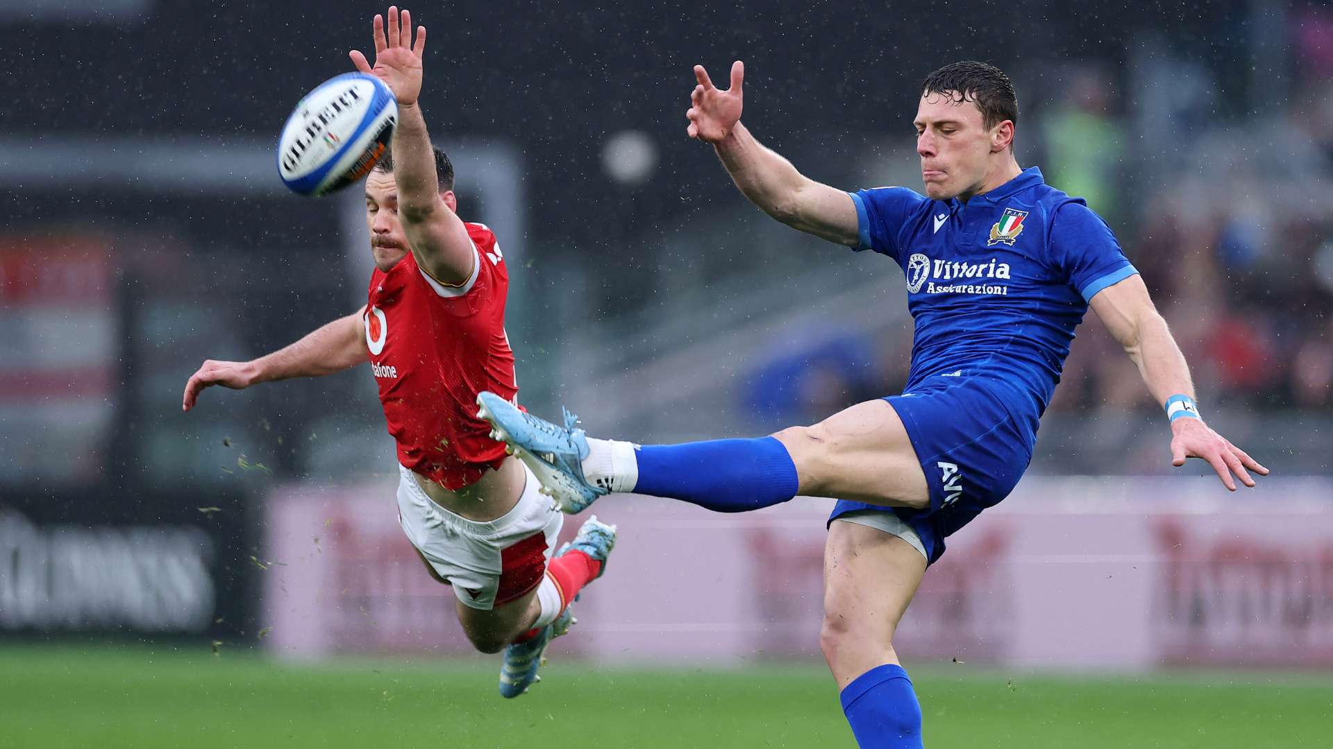 巴爷：综合场内外影响力詹姆斯是GOAT 但仅论篮球他不如乔丹&科比.