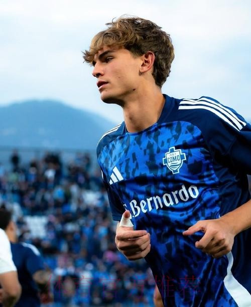 罗马诺:皇马准备报价美国18岁门将斯隆纳 罗马诺:皇马准备报价美国18岁门将斯隆纳